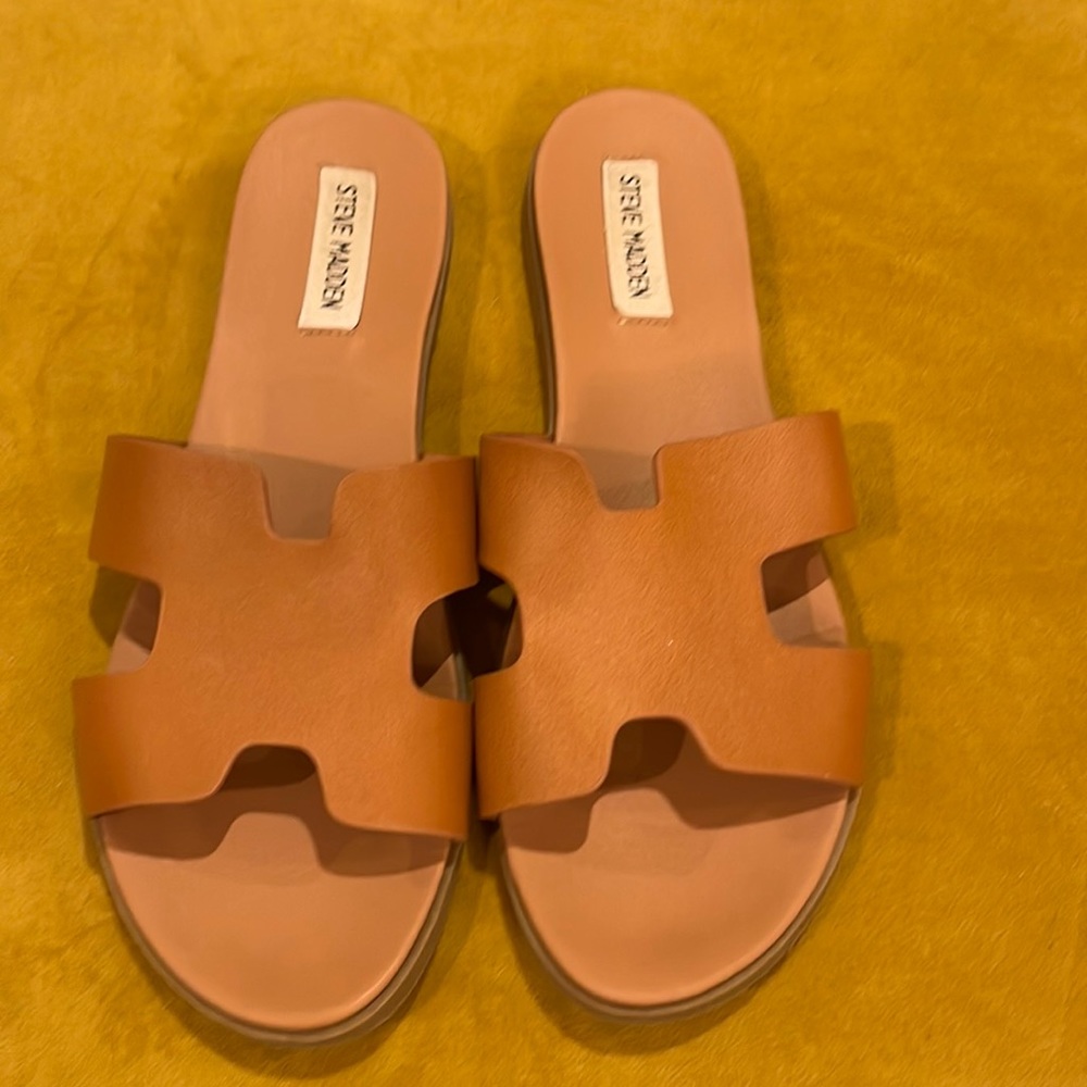 Steve Madden leather sandle